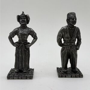 2 VTG Daalderop Royal Holland Pewter Volendamse 3 1/2" Figurines Statues